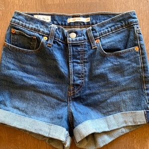 Levi jeans shorts! Like new condition size 28.
